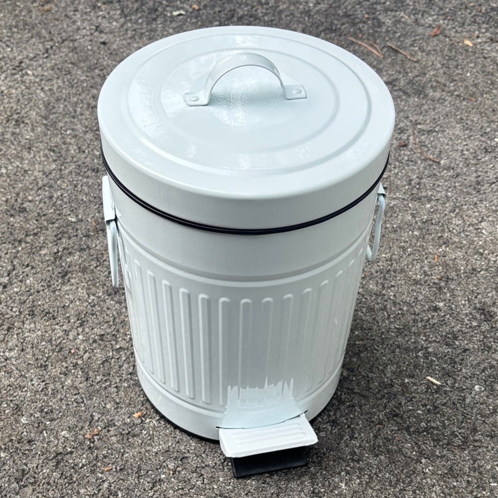 White Metal Trash Can with Foot Pedal & Handle - Home Kitchen